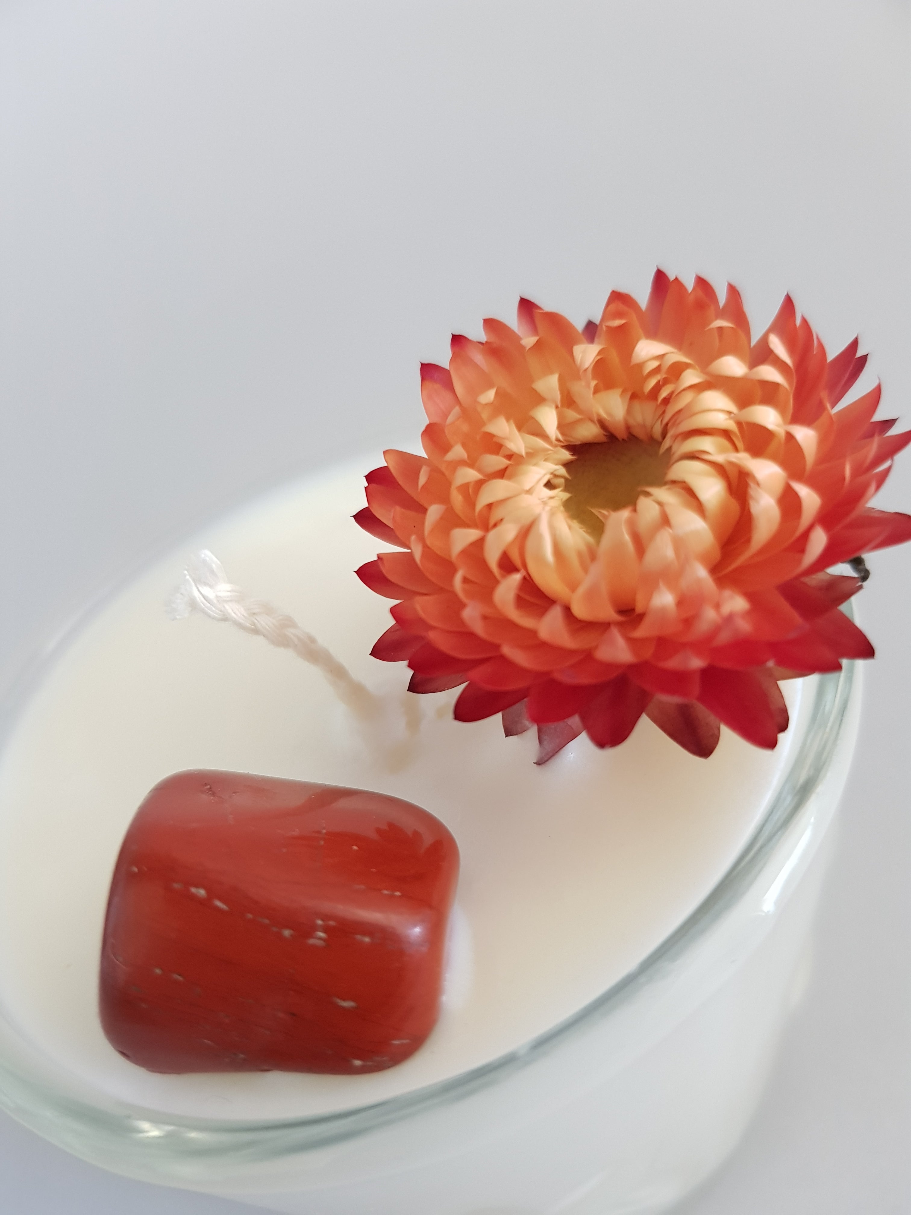 M - bloemenreliëf - rode jaspis